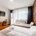 Hotel Ardo And Restaurant 2*