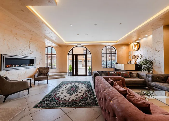 Ardo And Restaurant 2*